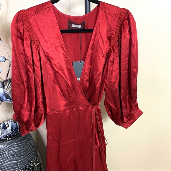❗️SOLD❗️Reformation Olivine MaxiSilk Dress Crimson - Picture 12 of 16